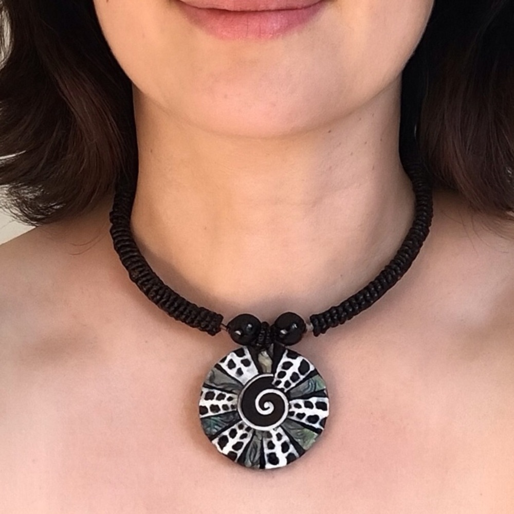 Natural Abalone Shell, Cone Shell, Shiva Eye Shell Pendant Bead Necklace Boho